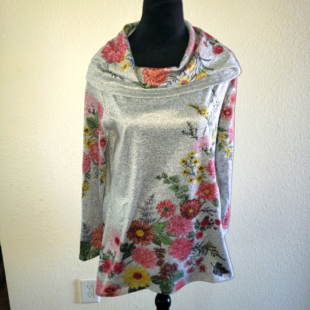 Cowl Neck Floral Print Light Sweater by Cactus & Pearl. Women's size M